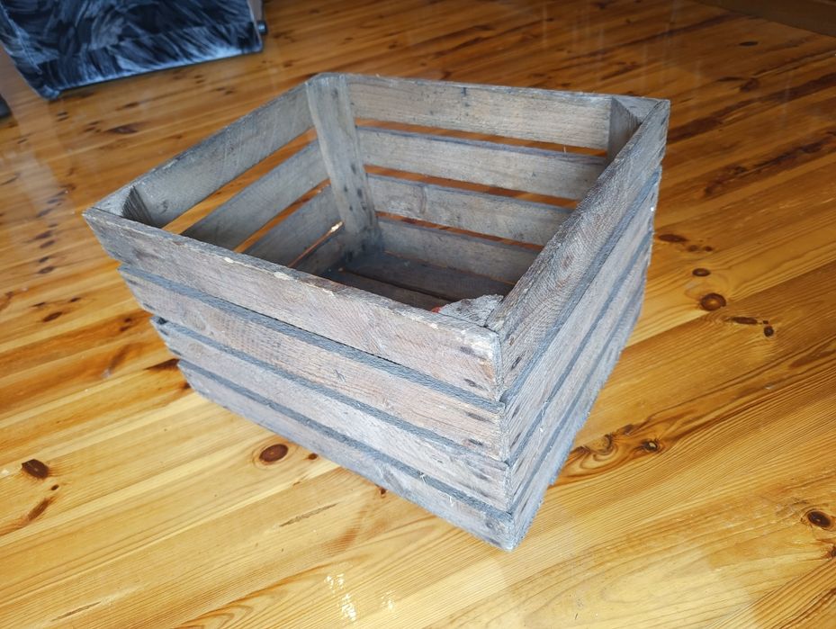 Skrzynka drewniana , duża ilość mocne