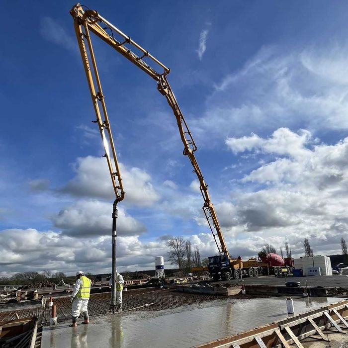 Послуги автобетононасоса до 40 м.