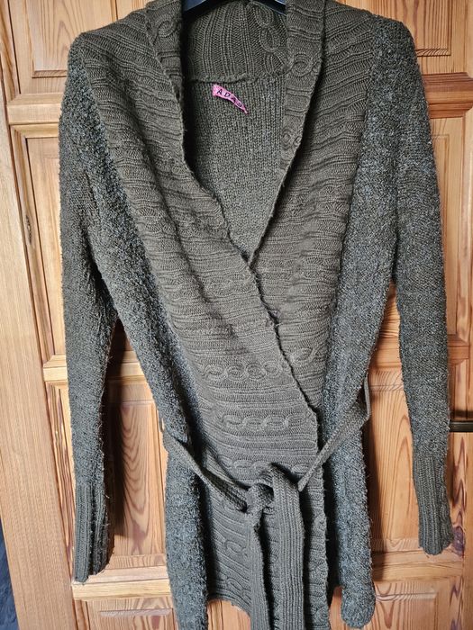 Sweter khaki rozmiar 40
