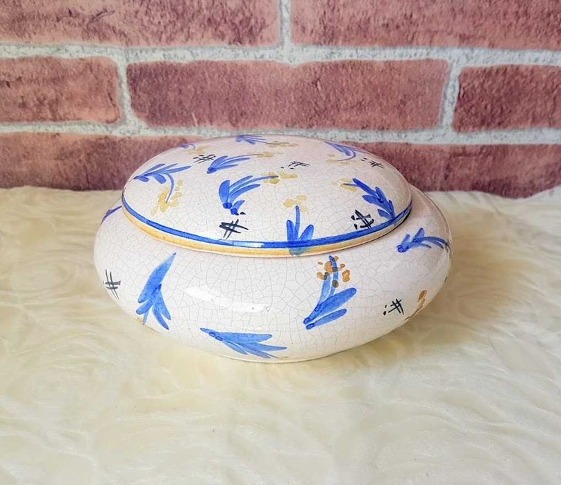 Taça com tampa circular porcelana decoração