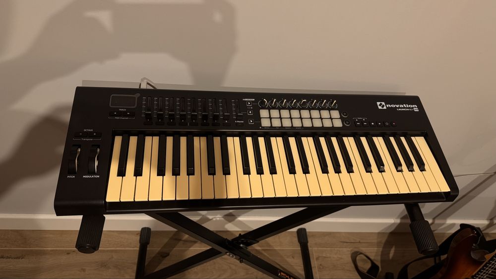 Novation Launchkey 49 MK2 - Klawiatura sterująca MIDI 49 klawiszy