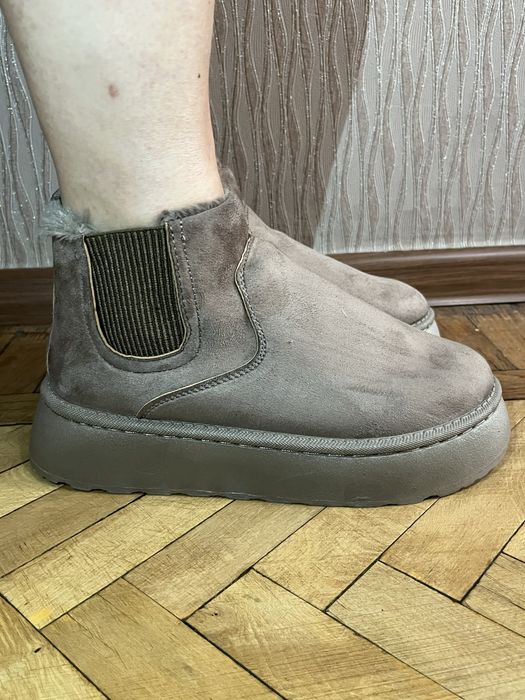 Продам зимние ботинки