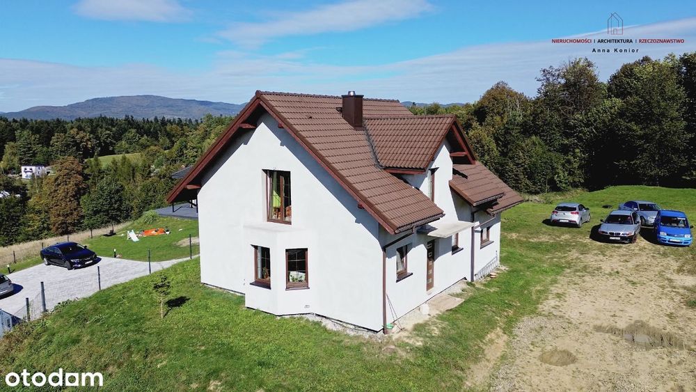 Kilkuletni dom pod lasem (Pod Łyską)