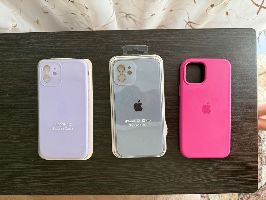 Чохли на iPhone 12