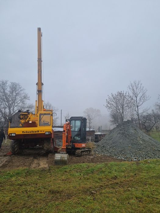 Бурова установка. Сваї. MAIT HR 110 BAUER Свайне поле підпірна стіна