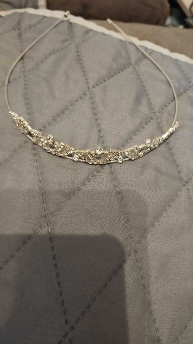 Tiara com cristais para noiva