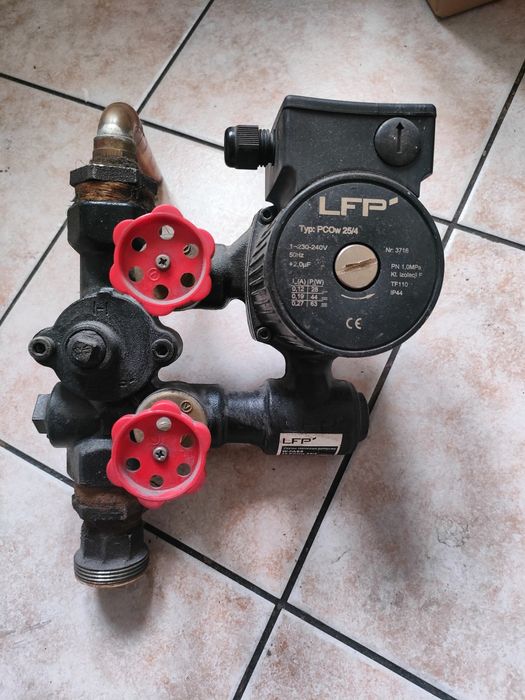 Zestaw C.O.: Sterownik pieca Euroster 11E + Pompa LFP PCOw 25/4 Bypass