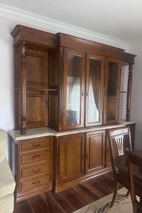 Conjunto de Sala de Jantar em Madeira  – Excelente Estado