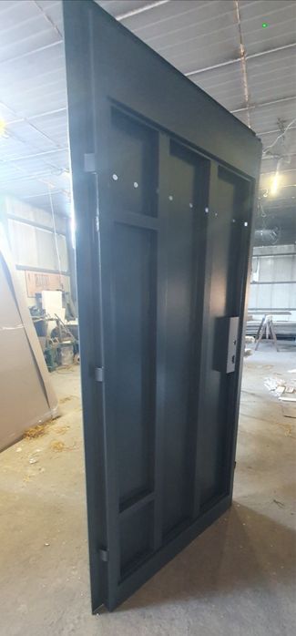 Входная дверь тамбурная, входные двери в гараж, двери тамбур не дорого