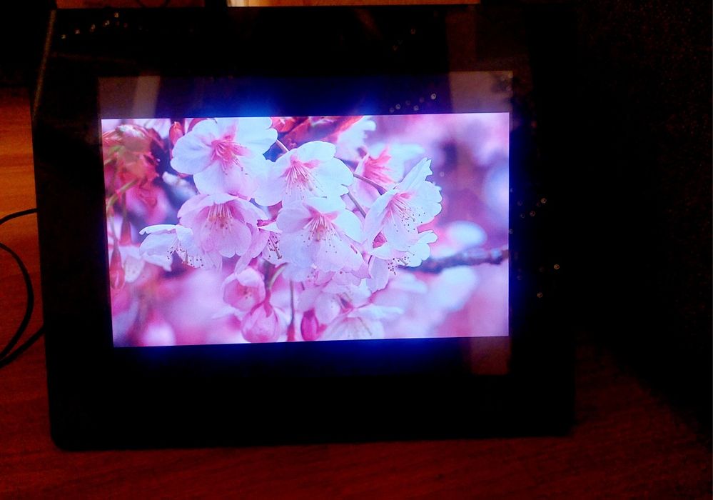 Цифрова фоторамка Texet 10 дюймів. Роздільна здатність 1024 x 768