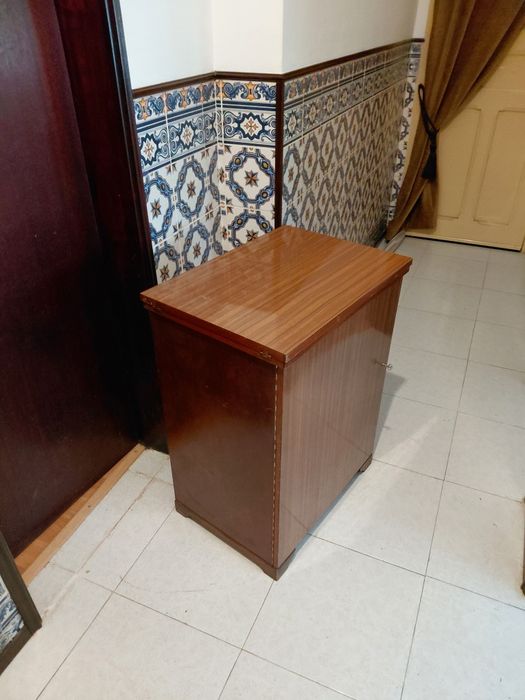 Máquina de costura com móvel Vigorelli
