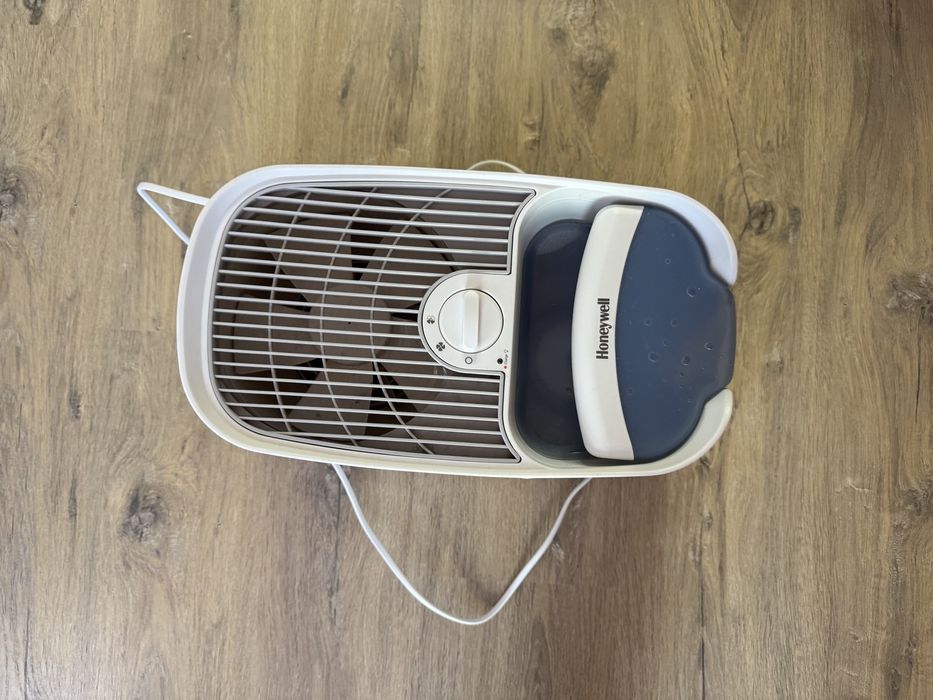 Зволожувач і очищувач повітря 2в1 Honeywell Germ Free HH350E до 45 м2