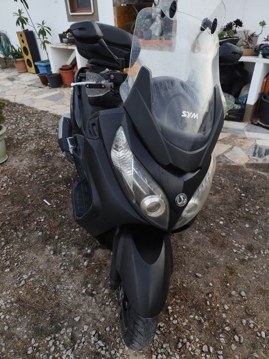 Scooter Sym Maxym 600