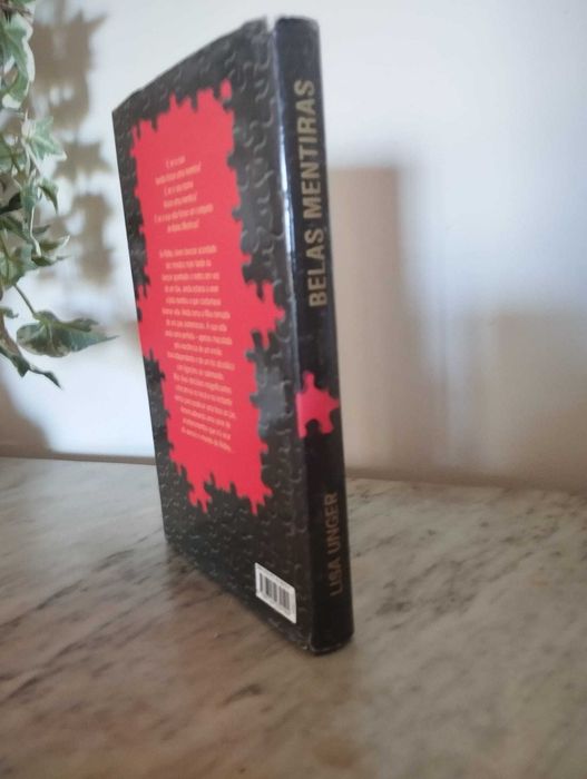 Livro "Belas Mentiras" Lisa Unger