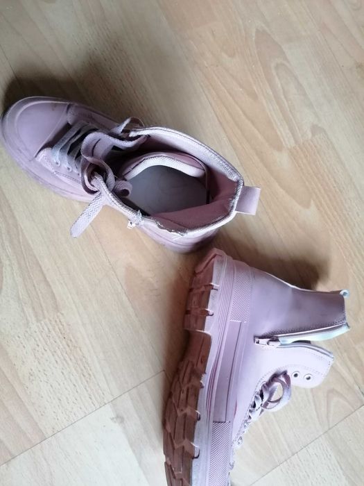 Buty 38 fioletowe zamszowe oraz 36 różowe