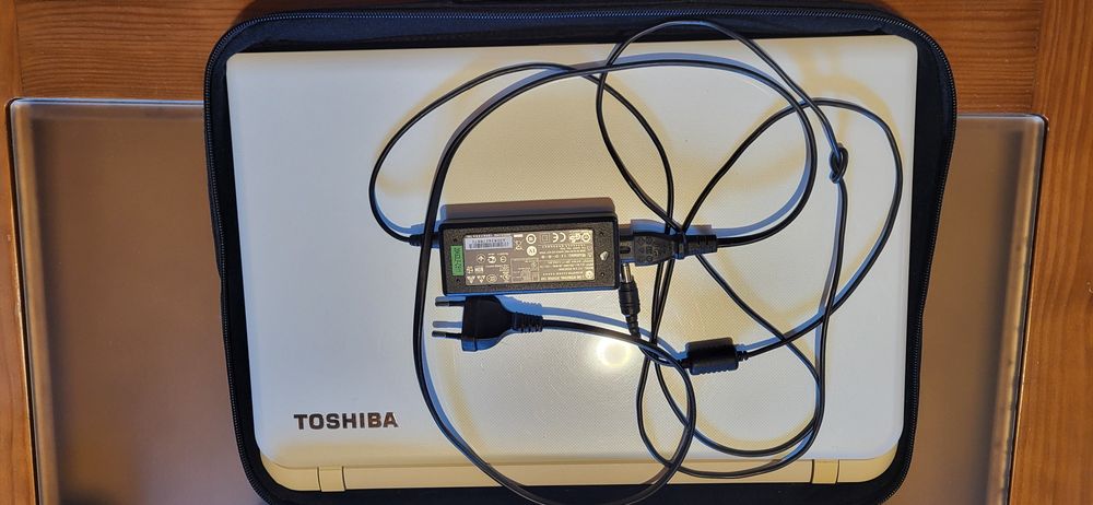 Portátil Toshiba i5