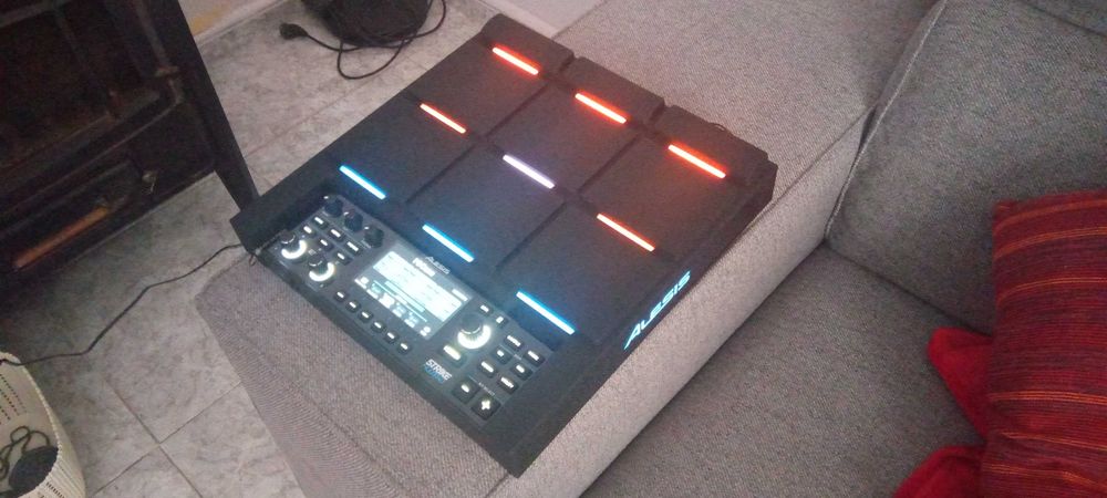 Alesis Strike Multipad 3 horas de uso.