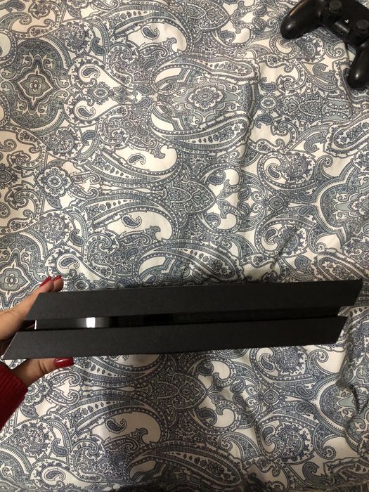 Playstation 4 1tb / Com fifa20 e 21