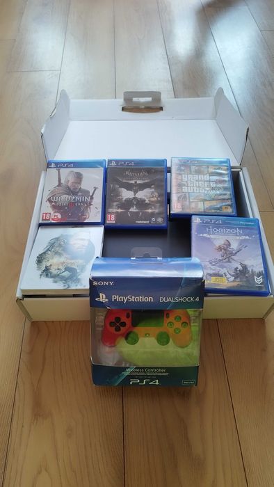 Konsola PlayStation 4