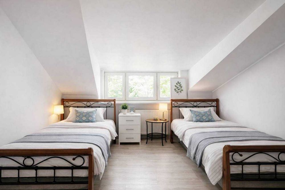 Hostel Warszawa Pokoje dwuosobowe z łazienką. Хостел  Говорим RU UA PL