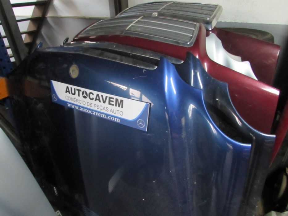 Capos de vários modelos Mercedes