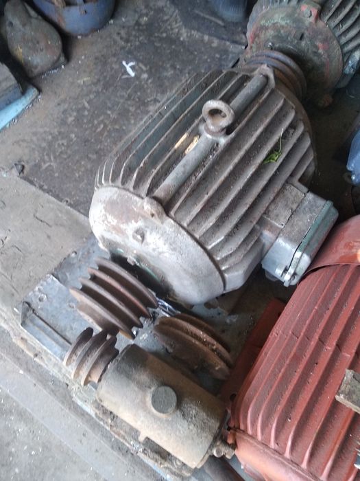 Электродвигатель 13 кВт 2880 оборотов.