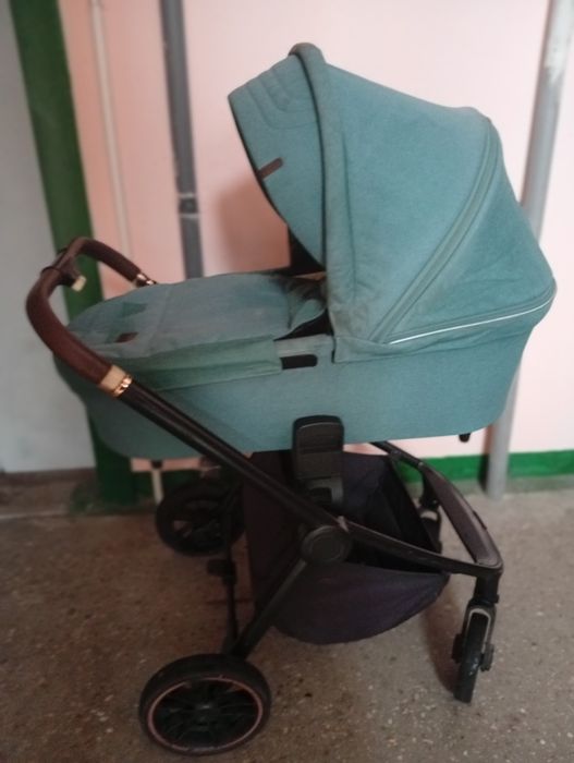 Продам коляску carrello epica