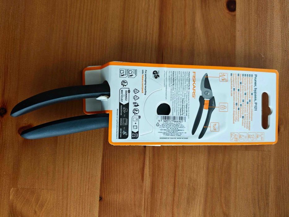 Sekator ręczny FISKARS Solid P121