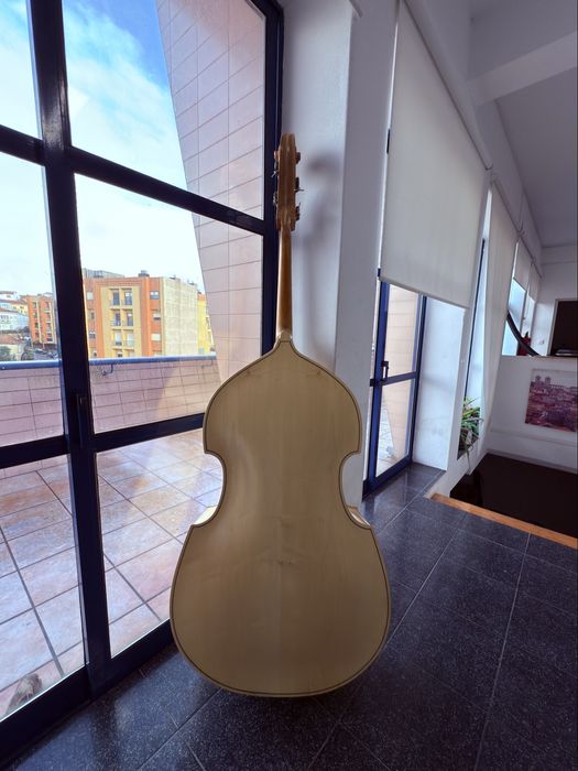 Contra Baixo Excelente estado de conservação