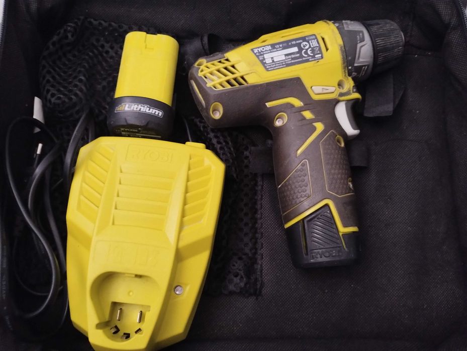 Шуруповёрт,дрель Ryobi R12DD-LL13S