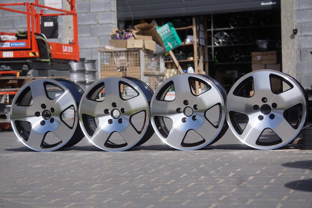 Alufelgi oryginał AUDI 4B3601025D 5x112 8Jx17 et35 cb57,1mm w czarnym lakierze, front cnc