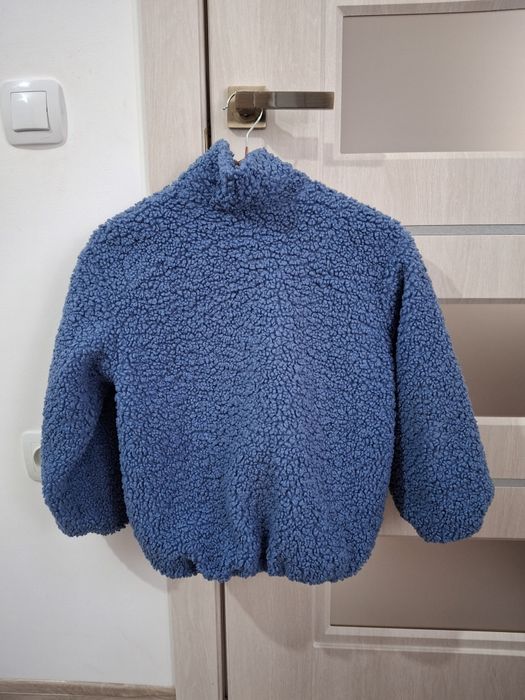 Стильна та тепла курточка для дівчинки барашка