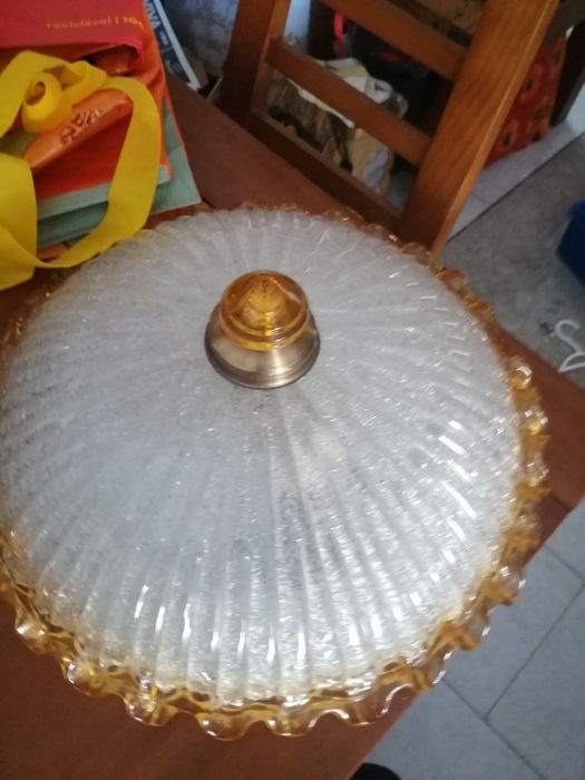Candeeiro de teto vintage em vidro nervurado âmbar – anos 70/80Candeei