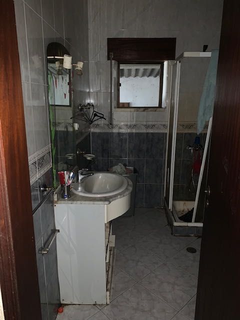 Moradia (Área B 356m2 e Terreno 852m2) a 200m da Estação CP de Pegões