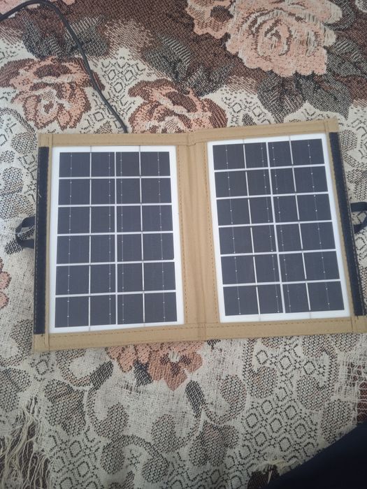 Продаю в відмінному стані сонячну панель на  7.2v все працює все ок..