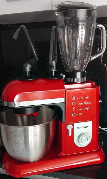 Batedeira com copo misturador