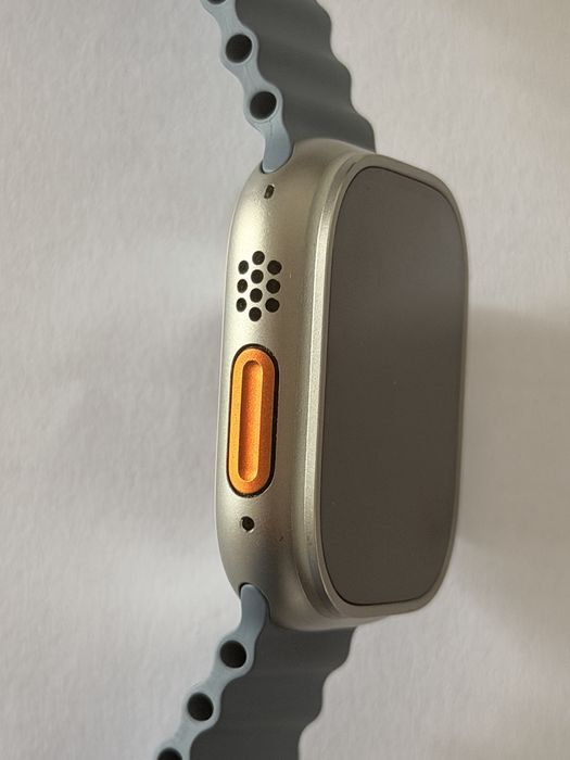 Apple Watch Ultra 3 GPS + Cellular, Caixa em titânio natural de 49 mm com Bracelete Ocean azul‑âncora