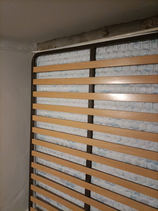 Estrado + Colchão em ótimo estado