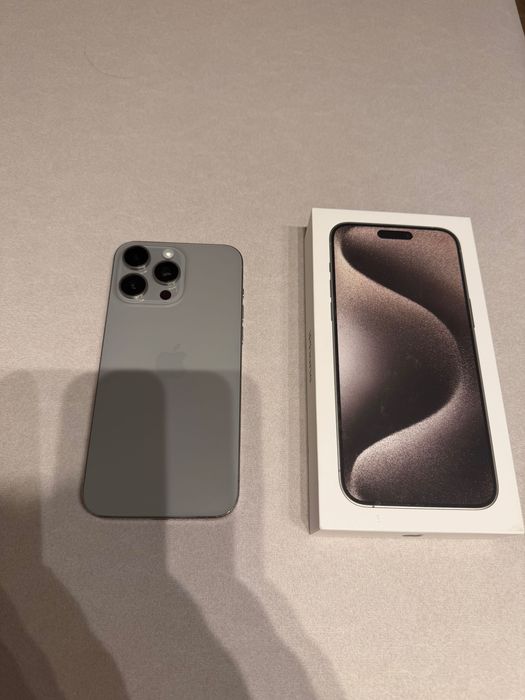 Smartfon Apple iPhone  używany 15 Pro Max 8 GB / 256 GB 5G eSIM szary