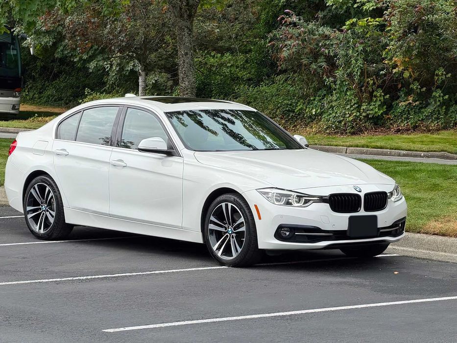BMW 330i      2017