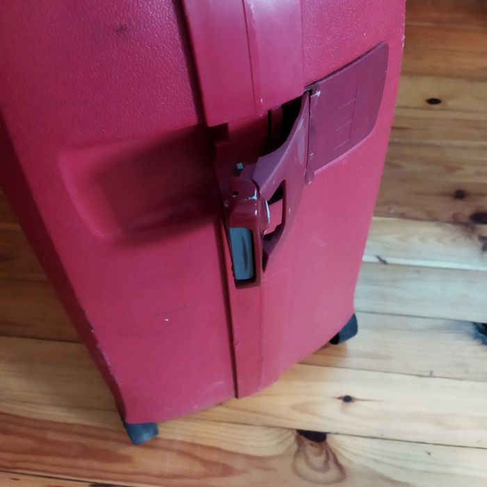 Валіза Samsonite з поліпропілену на 4-х колесах  Medium