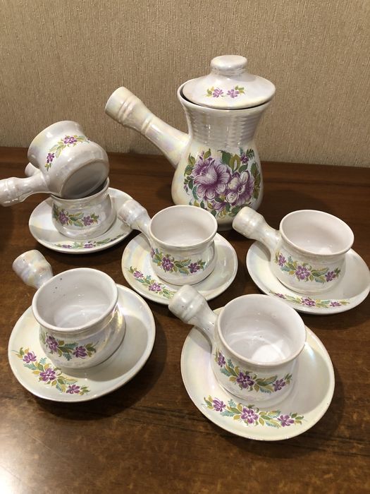 Сервіз, чашки, миска та кружка емальовані, чайник-заварник