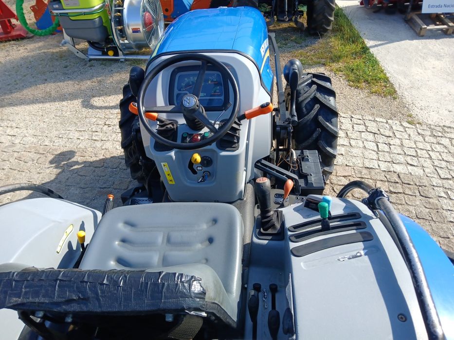 Trator New Holand T 3.50F