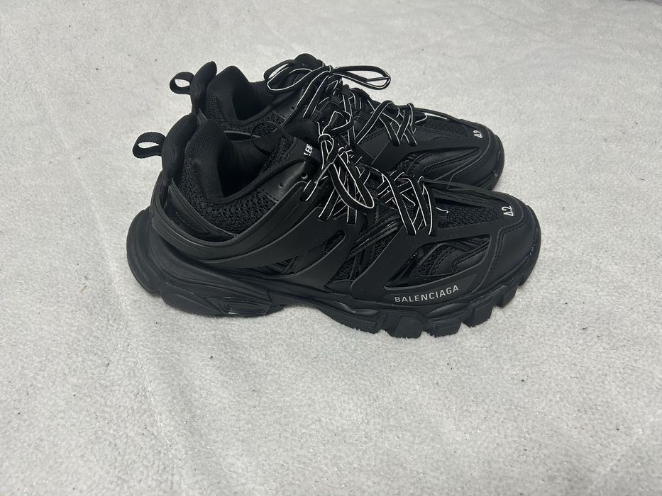Balenciaga track 42