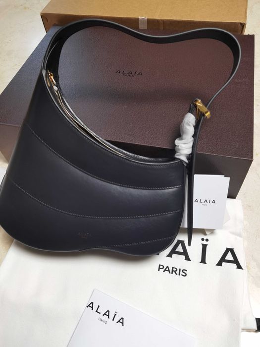 Шкіряна сумка Alaia black