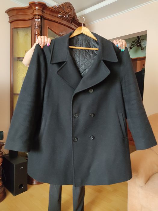 Пальто, півпальто (бушлат), дуже великого розміру (60-62)