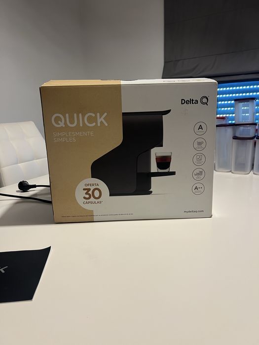 Máquina de café Delta Q Quick Preta