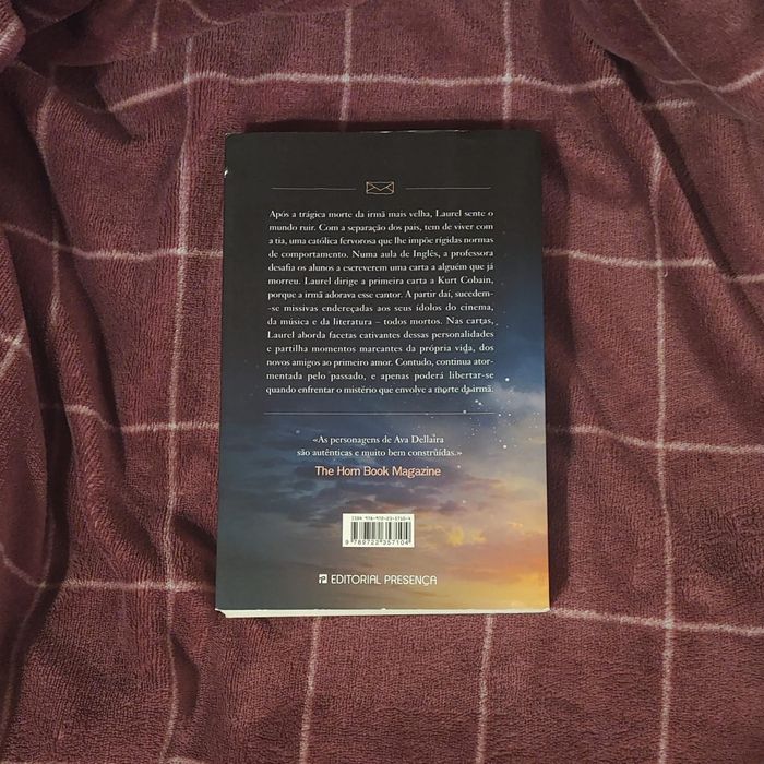 Livro "Cartas de amor aos Mortos"