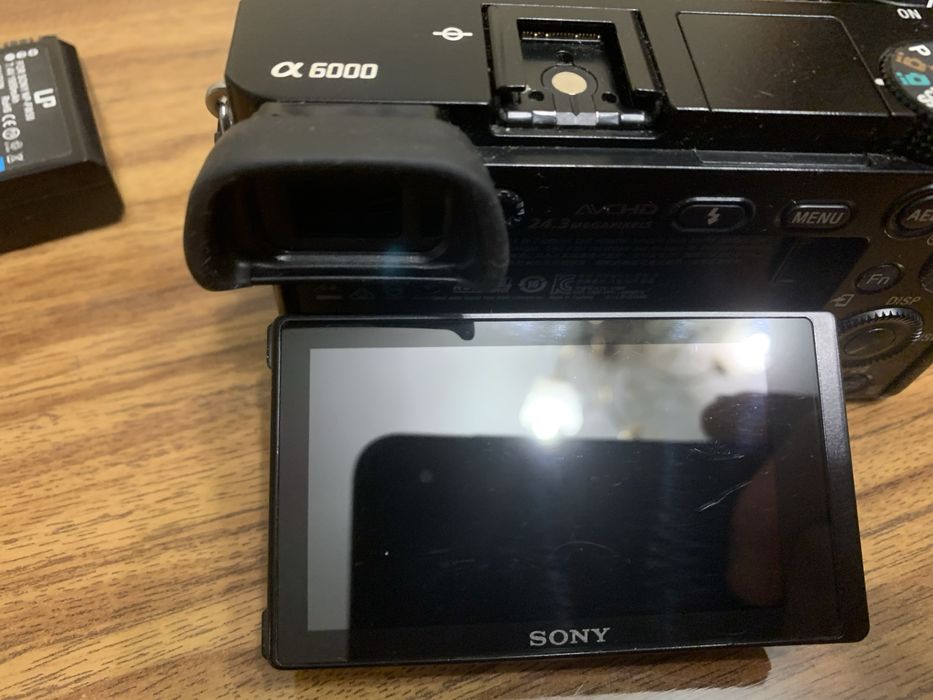 Sony A6000 (body) або + kit 16-50mm