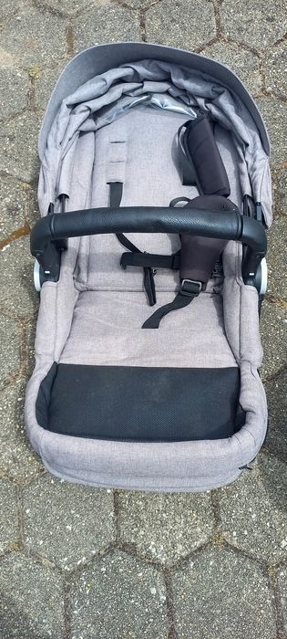 Carrinho de bebé em otimo estado